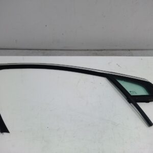 2017 HOLDEN ASTRA RIGHT FRONT QUARTER (1/4) DOOR GLASS