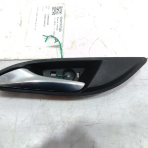 2018 HOLDEN COMMODORE DOOR HANDLE