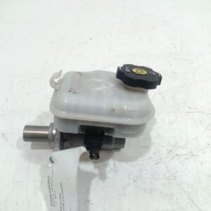 2011 HOLDEN COMMODORE MASTER CYLINDER