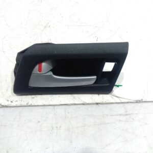 2011 HOLDEN COMMODORE DOOR HANDLE