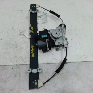 2011 HOLDEN CAPTIVA RIGHT FRONT WINDOW REG MOTOR