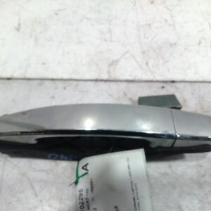 2012 HOLDEN CAPTIVA DOOR HANDLE