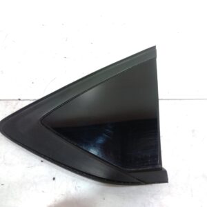 2018 HOLDEN COMMODORE RIGHT REAR SIDE GLASS